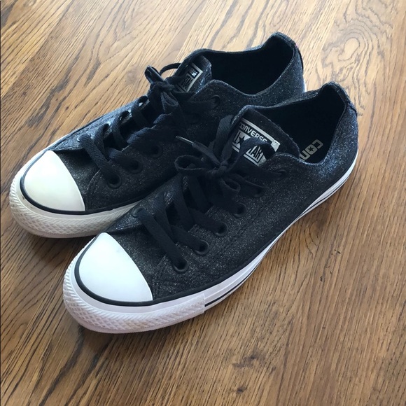 Women’s converse shiny size 7 - Picture 2 of 6